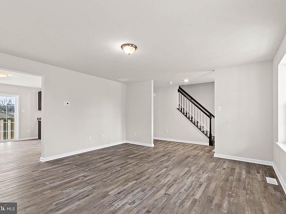4th image of 12 Jack Robert Dr