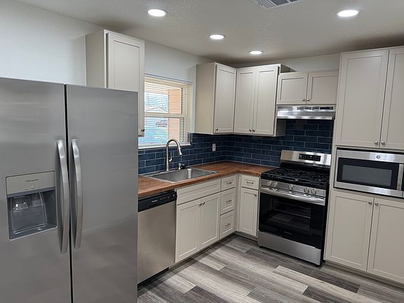 3rd image of 4817 Gina Pl