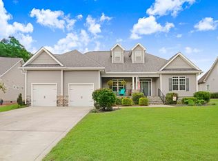 98 Summit Overlook Dr, Clayton, NC 27527