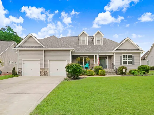 98 Summit Overlook Dr, Clayton, NC 27527