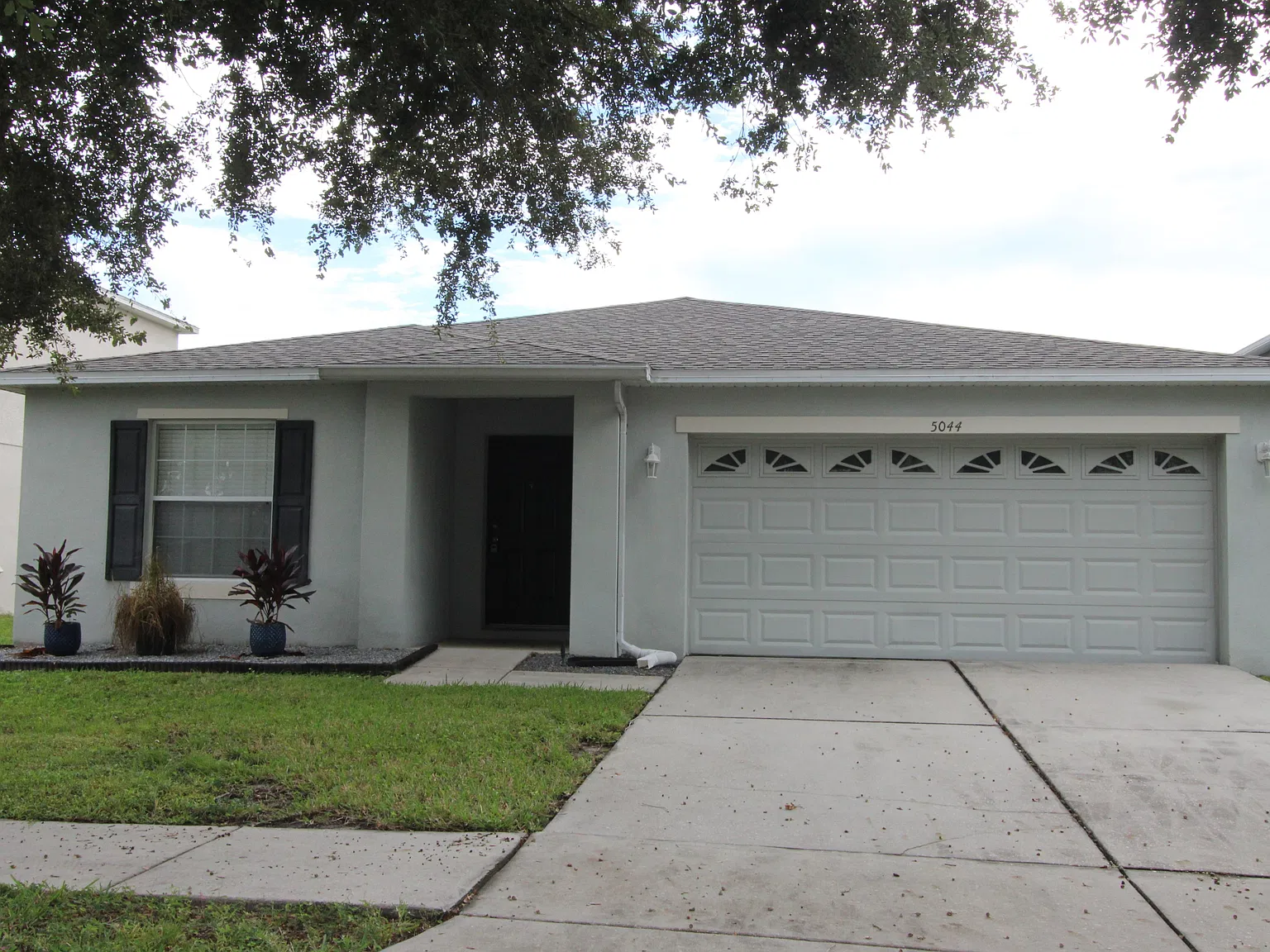 4 bed, 1934 sqft, $2,650 — Photo 1