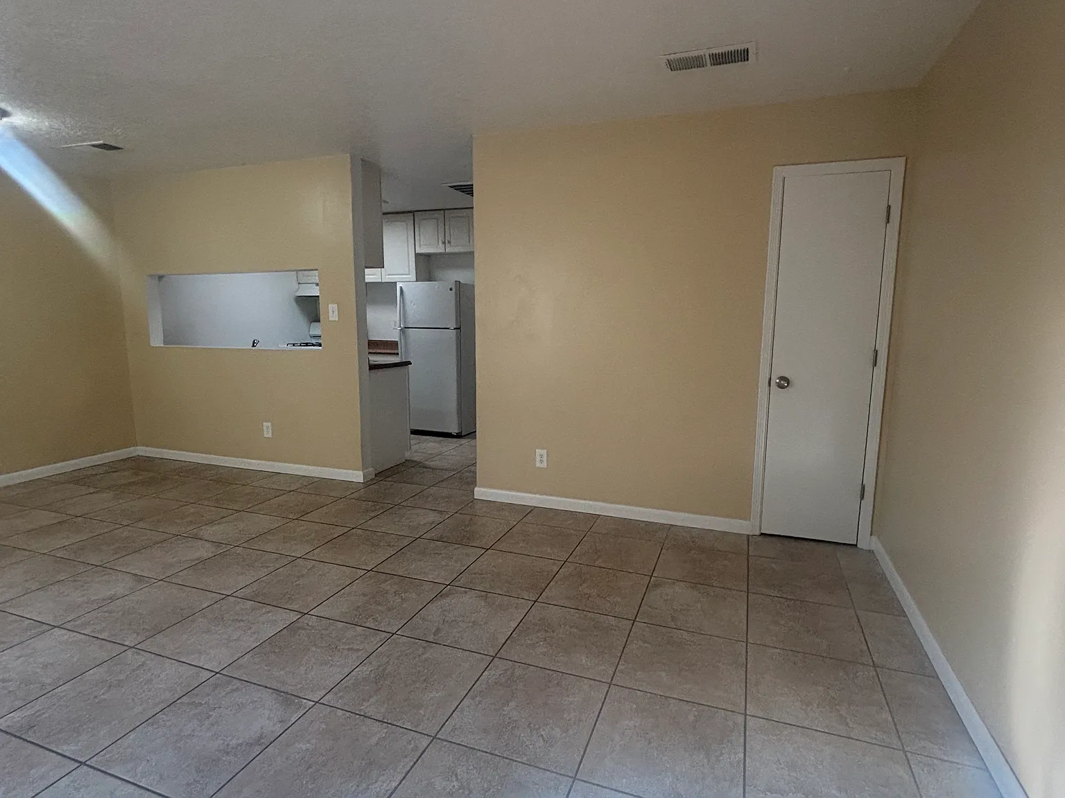 2 bed, 750 sqft, $950 — Photo 4