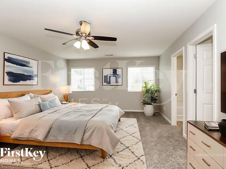 400 Walnut Crossing Dr — Photo 12