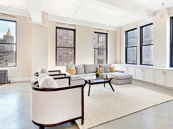 4th image of 111 W 25th St