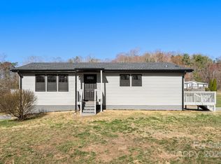 243 Salisbury Rd, Hendersonville, NC 28792