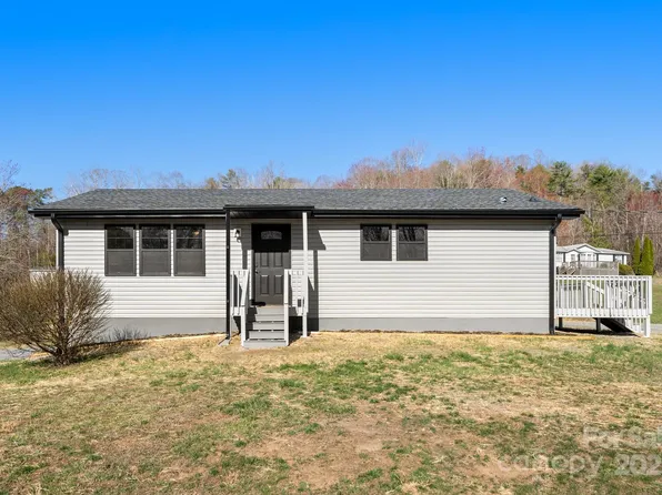 243 Salisbury Rd, Hendersonville, NC 28792