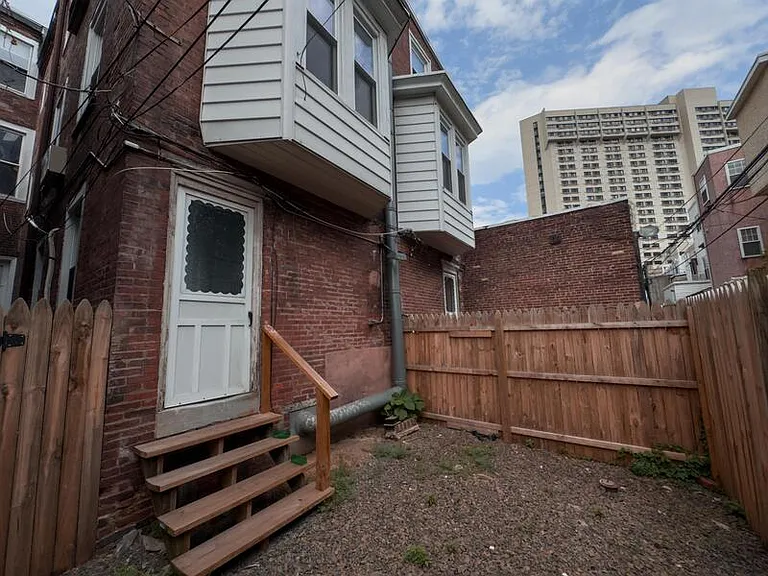 1832-34 Callowhill St #B — Photo 15