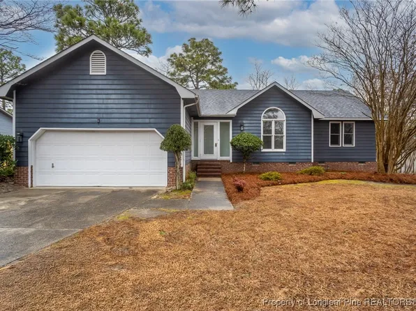 7001 Calamar Dr, Fayetteville, NC 28314