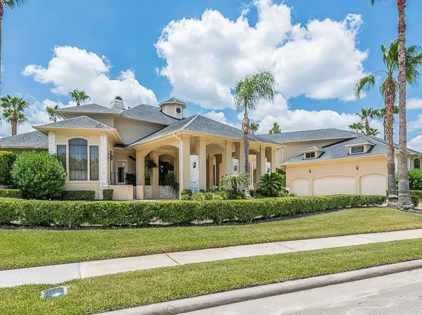 1319 Lakeway Dr, Seabrook, TX 77586