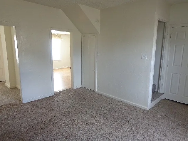 94 W 250 N — Photo 17