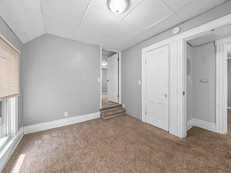 559 S Goodman St — Photo 23