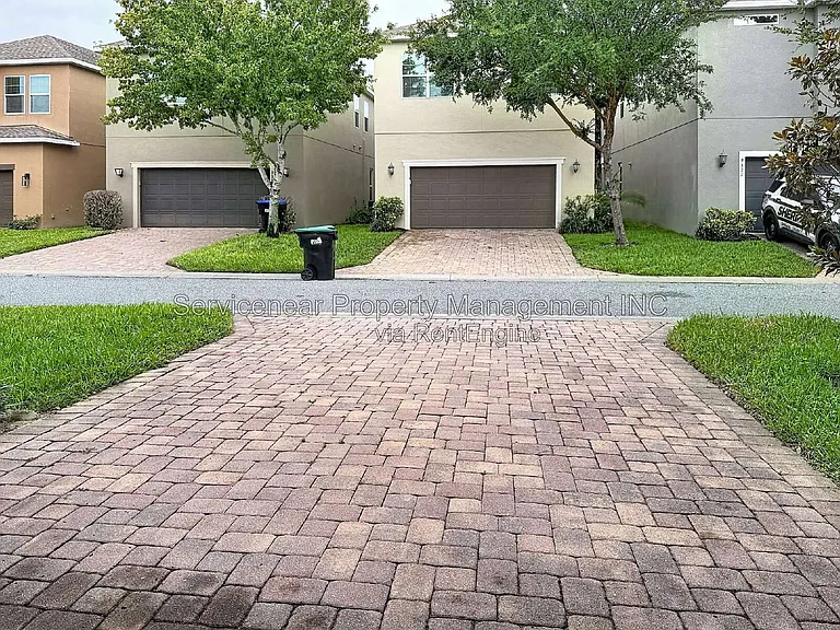 9428 Woodcrane Dr — Photo 16