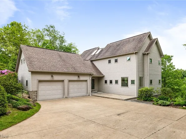 49751 Parkview Dr, East Liverpool, OH 43920