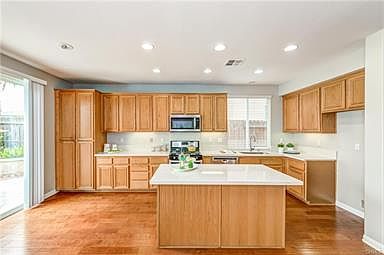2nd image of 1019 Autumn Leaf Ct