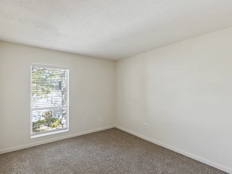 Overlook Apartments — Photo 33