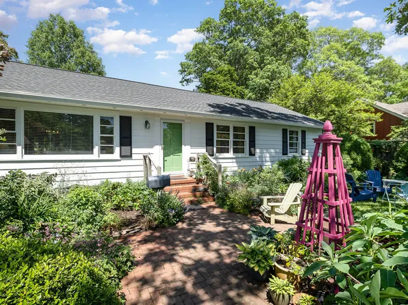 708 W Main St, Carrboro, NC 27510