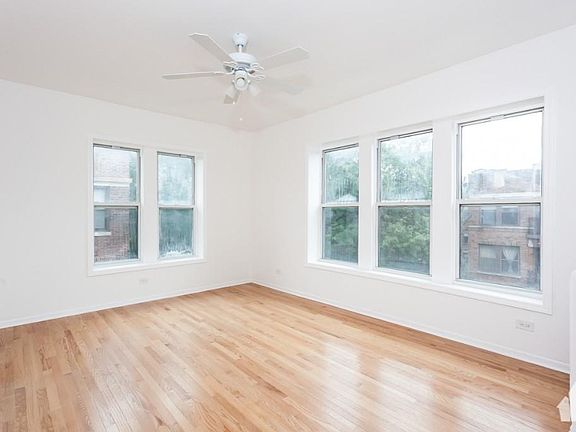 5th image of 1050 W Catalpa Ave #3F