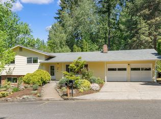 5825 SW Huddleson St, Portland, OR 97219