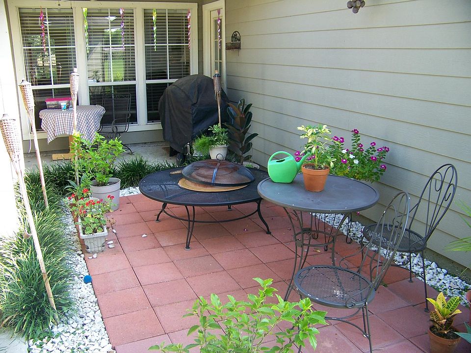 1st image of 37489 Southwood Village Ave