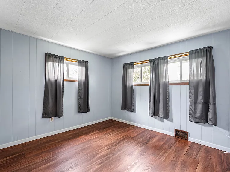 43 Lindsay Rd — Photo 15