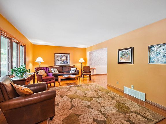 5th image of 6542 Hawthorne St