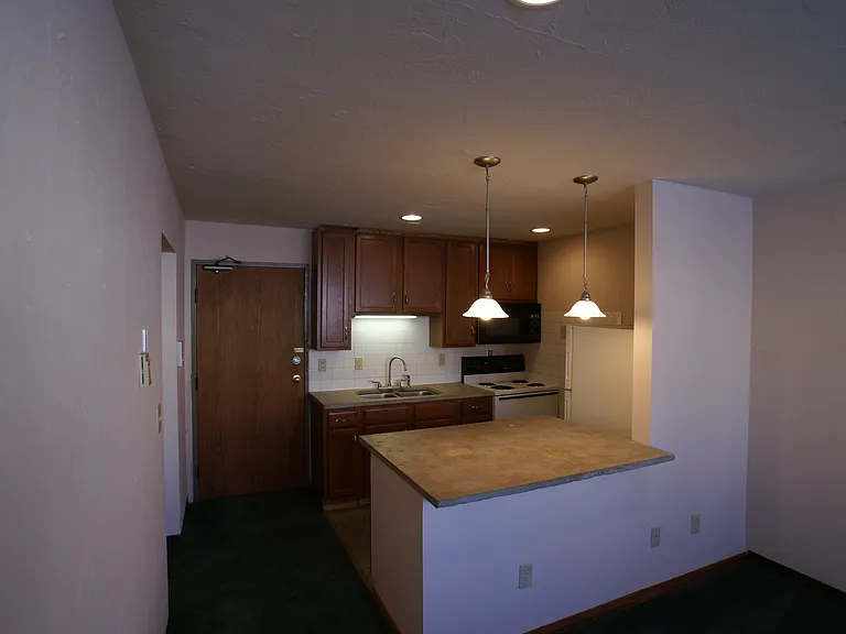 Phillip Park Apartments — Photo 6