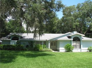 610 Yorktown Dr, Leesburg, FL 34748