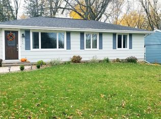 406 E Verleen Ave, Waunakee, WI 53597