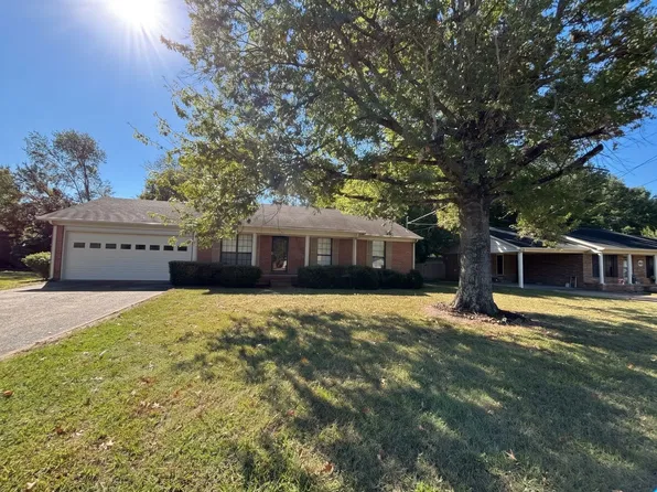 400 W University Pkwy, Jackson, TN 38305