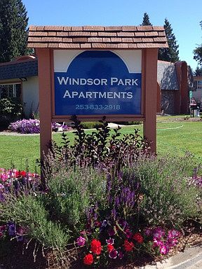 1st image of 1431 30th St SE APT 104
