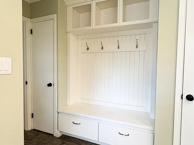 327 Dwyer Ln — Photo 8