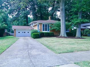 5130 Devon Dr, North Olmsted, OH