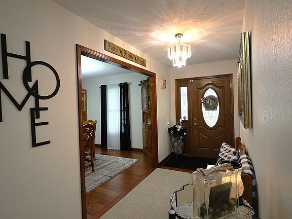 5th image of 2861 College Street Rd