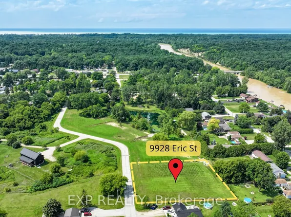 9928 Eric St, Lambton Shores, ON N0M 2N0