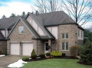 28 Aberdeen Ct, Rocky River, OH 44116
