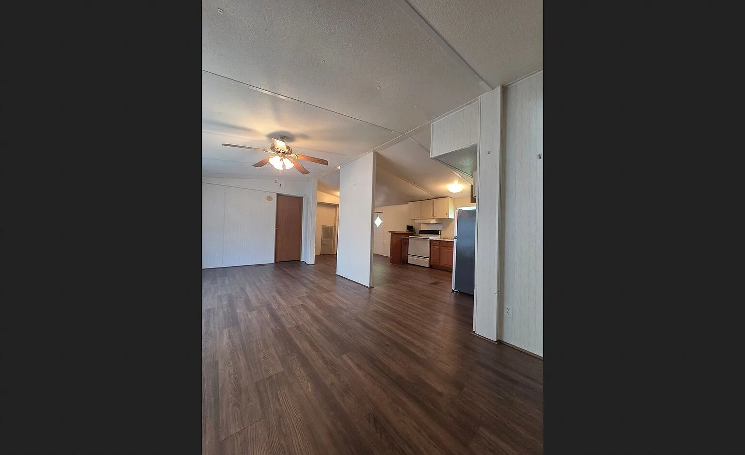 3 bed, 2.0 bath, 1152 sqft, $950 — Photo 2