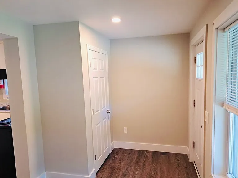 2046 Hartford Ave #5 — Photo 6