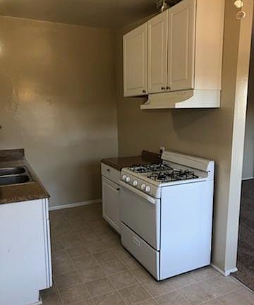 5th image of 652 E 97th St APT D
