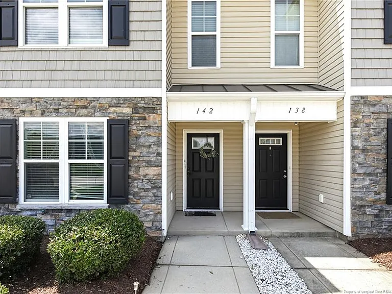 142 Collinwood Dr — Photo 4