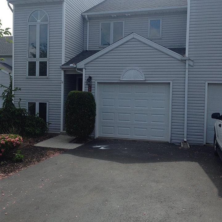 2nd image of 1805 Creek View Ct