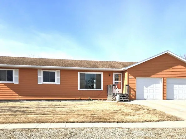 2011 Tiree Dr, Fort Pierre, SD 57532