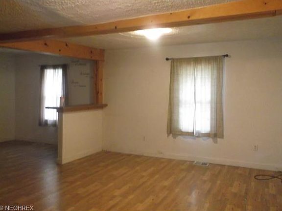 3rd image of 1075 Stroman Ave