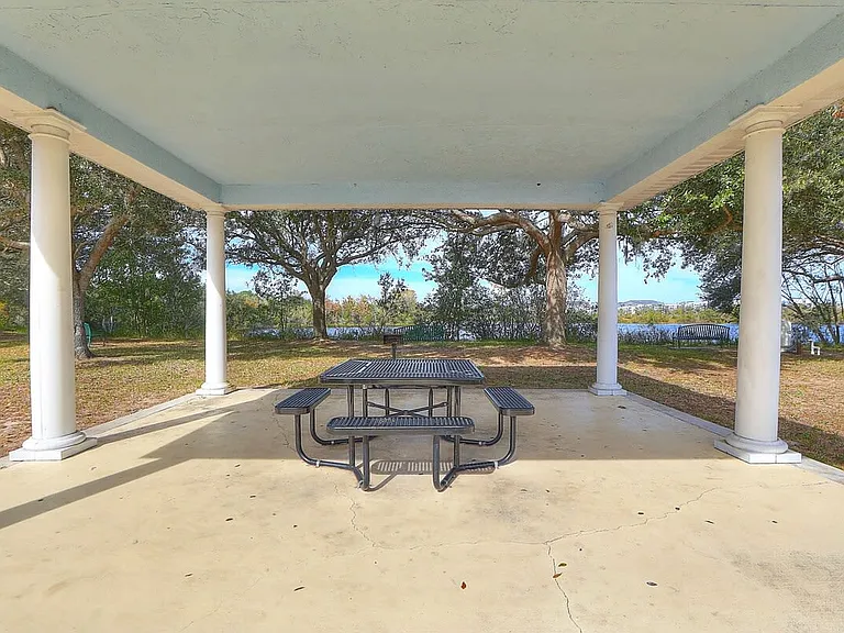 468 Lake Shore Pkwy — Photo 81
