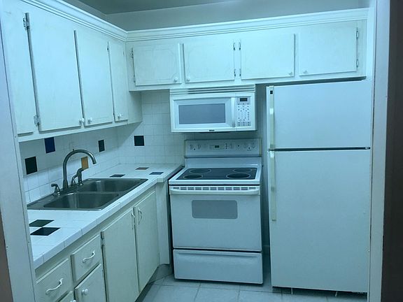 3rd image of 283 Norwich E
