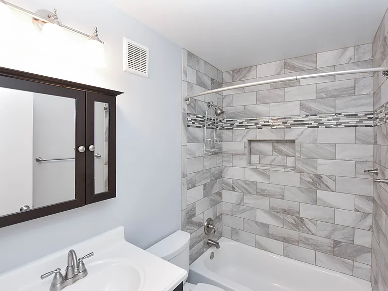 5843 Wye Oak Commons Ct — Photo 24