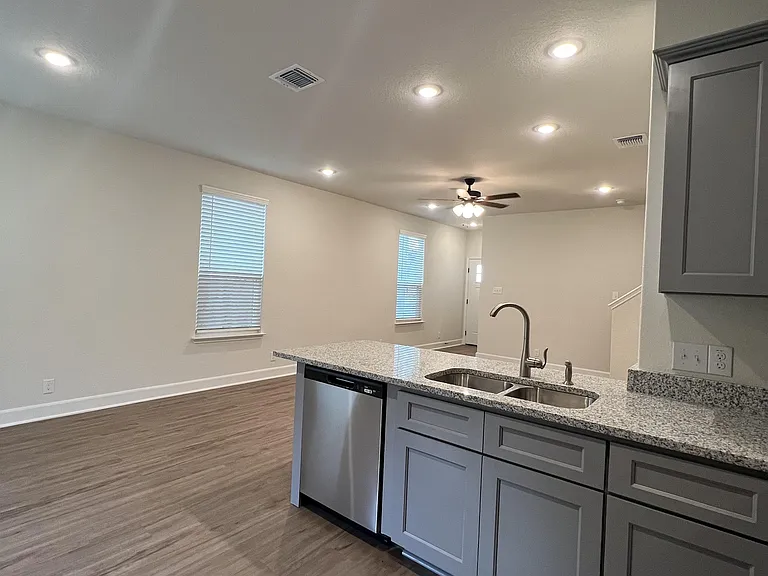 7610 Gramercy Way #101 — Photo 13