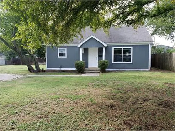 502 E Main St, Decatur, TX 76234
