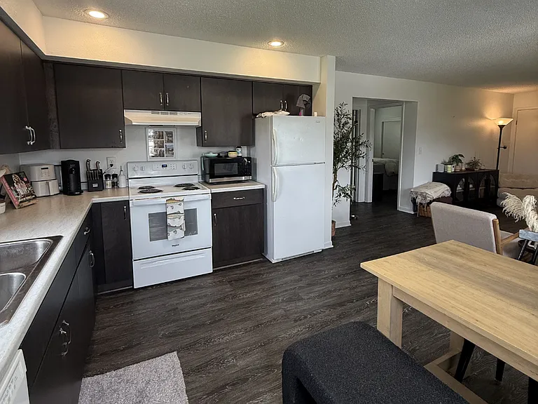 1458 NE 70th Ave #3 — Photo 2