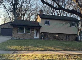 27667 Gilbert Dr, Warren, MI 48093