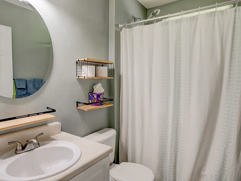 Full Guest Bathroom